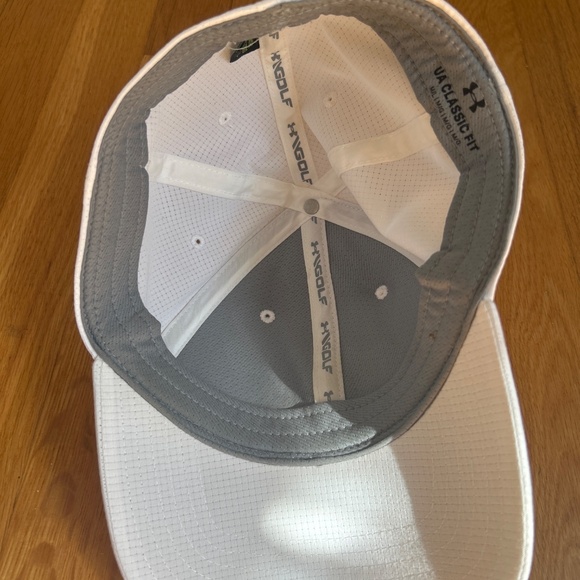 NWOT Men’s Under Armour hat - Picture 2 of 4